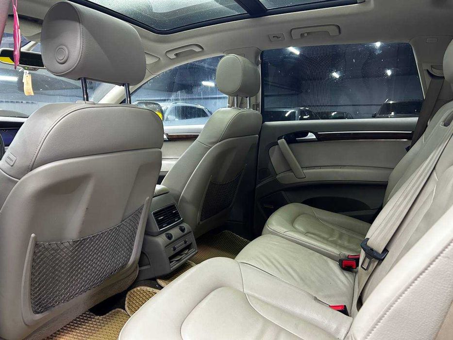 Audi Q7 2013 року