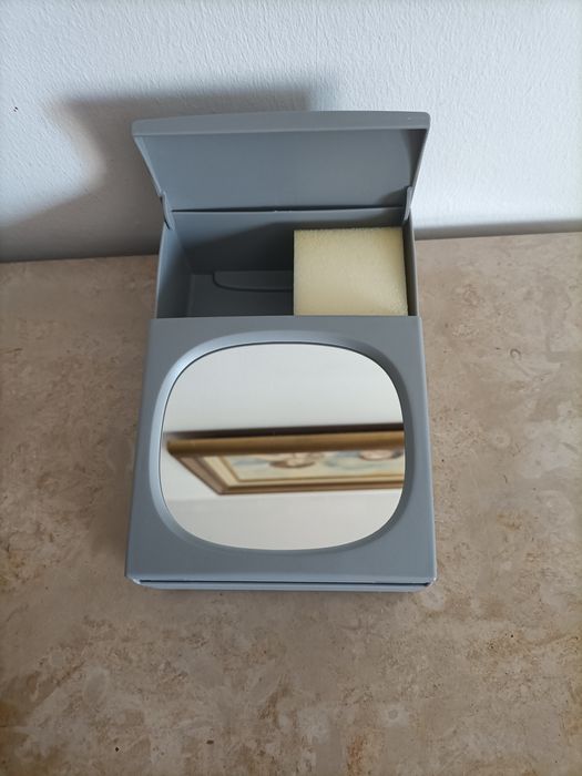 Caixa para maquiagem nova
