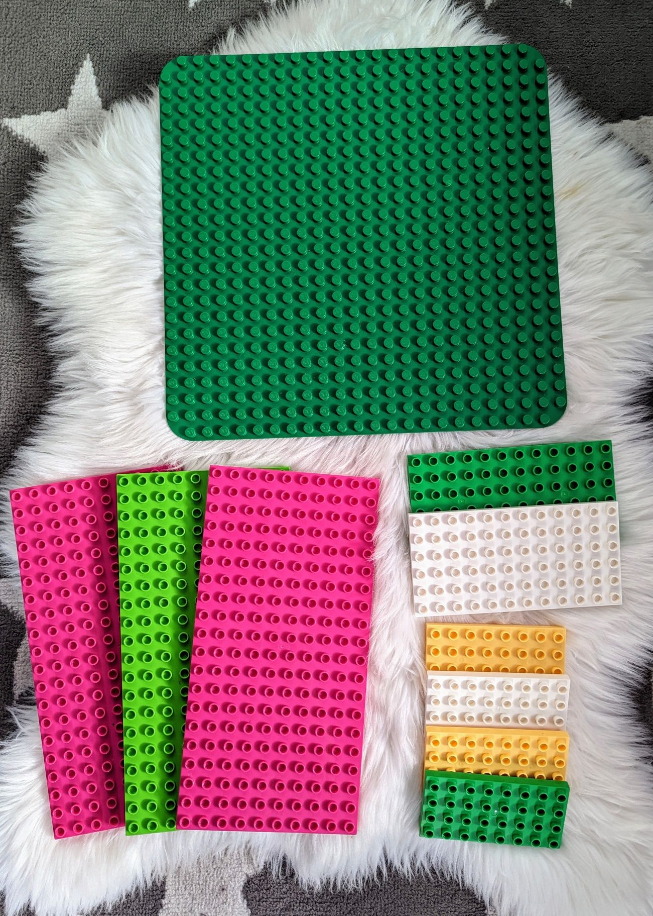 Mega zestaw klocków LEGO Duplo i Hello Kity, 400 elementów