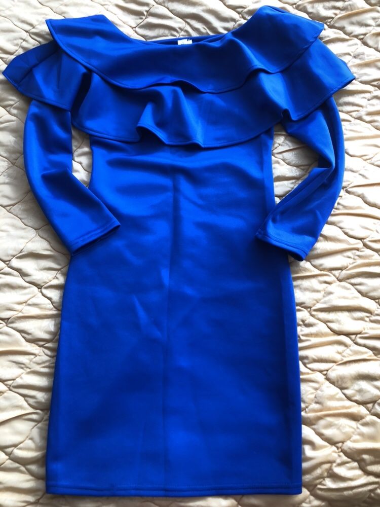 Платья женские синее с воланом