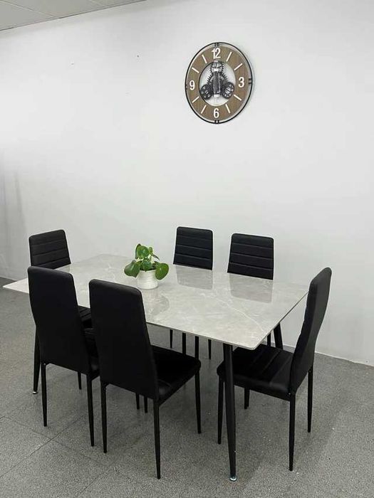 LIQUIDACIÓN- MESA CON 6 SILLAS NUEVAS