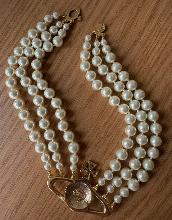 Colar de pérolas Vivienne Westwood