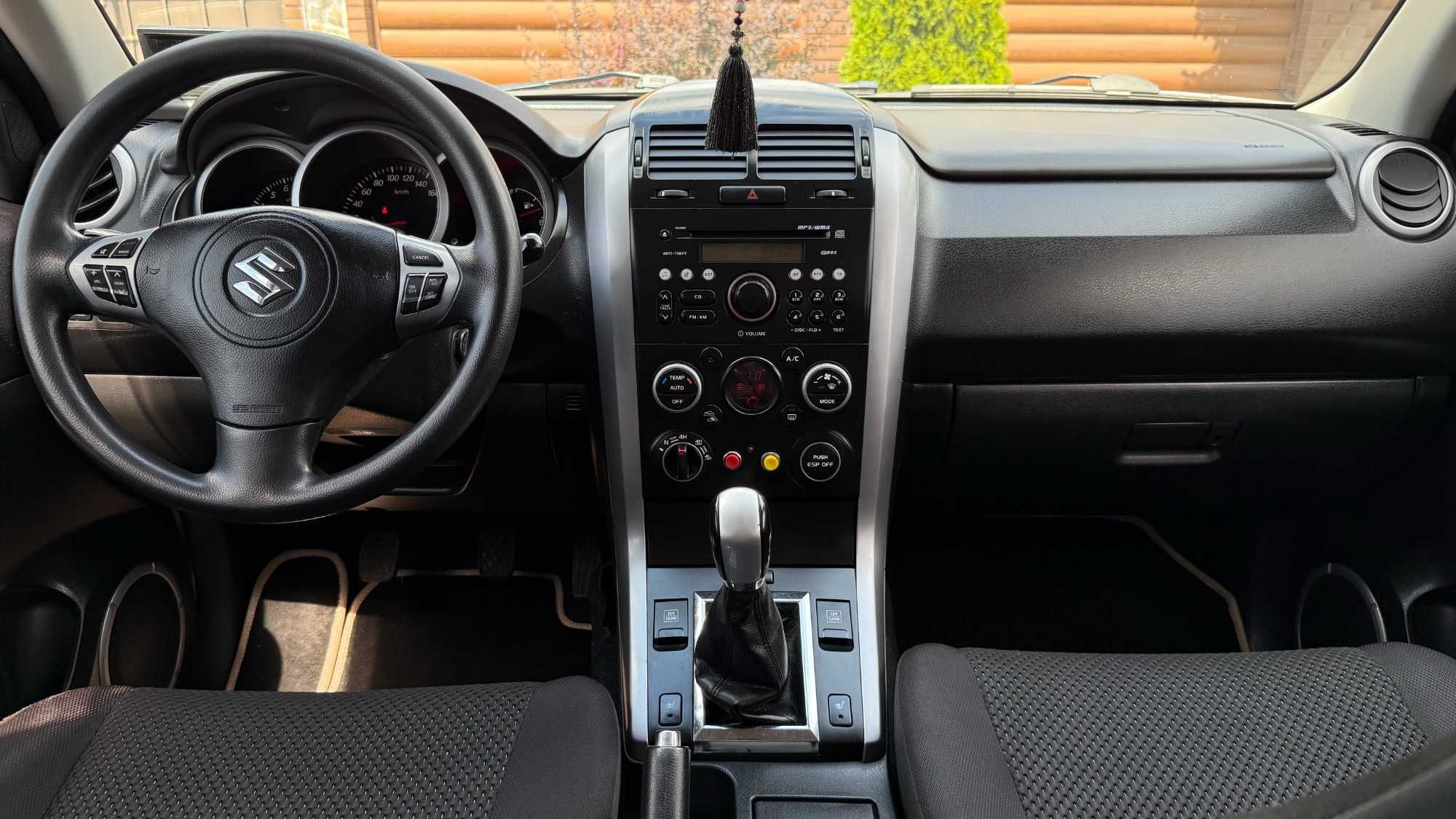 Suzuki Grand Vitara 2010 2.4 4Х4 гбо