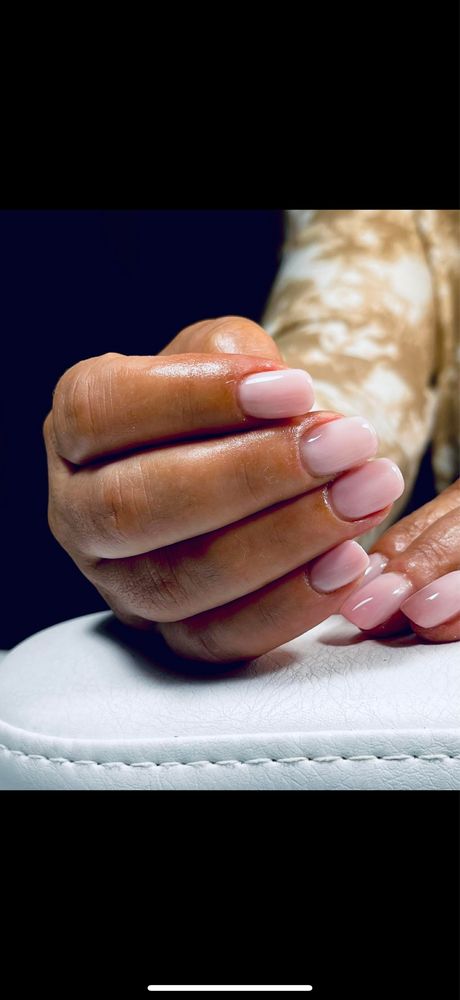 Manicure Pedicure i Design de Sobrancelha com Henna a DOMICILIO