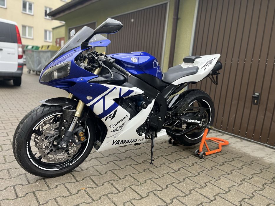 Yamaha R1 RN12 2005r