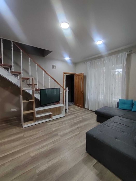 Продаж будинку з новим ремонтом. На 9 сотках землі. По вигідній ціні