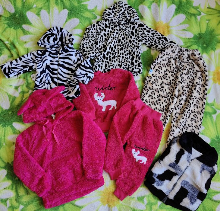 Махровая одежда (костюм, штаны, худи, кофта, жилетка) на девочку