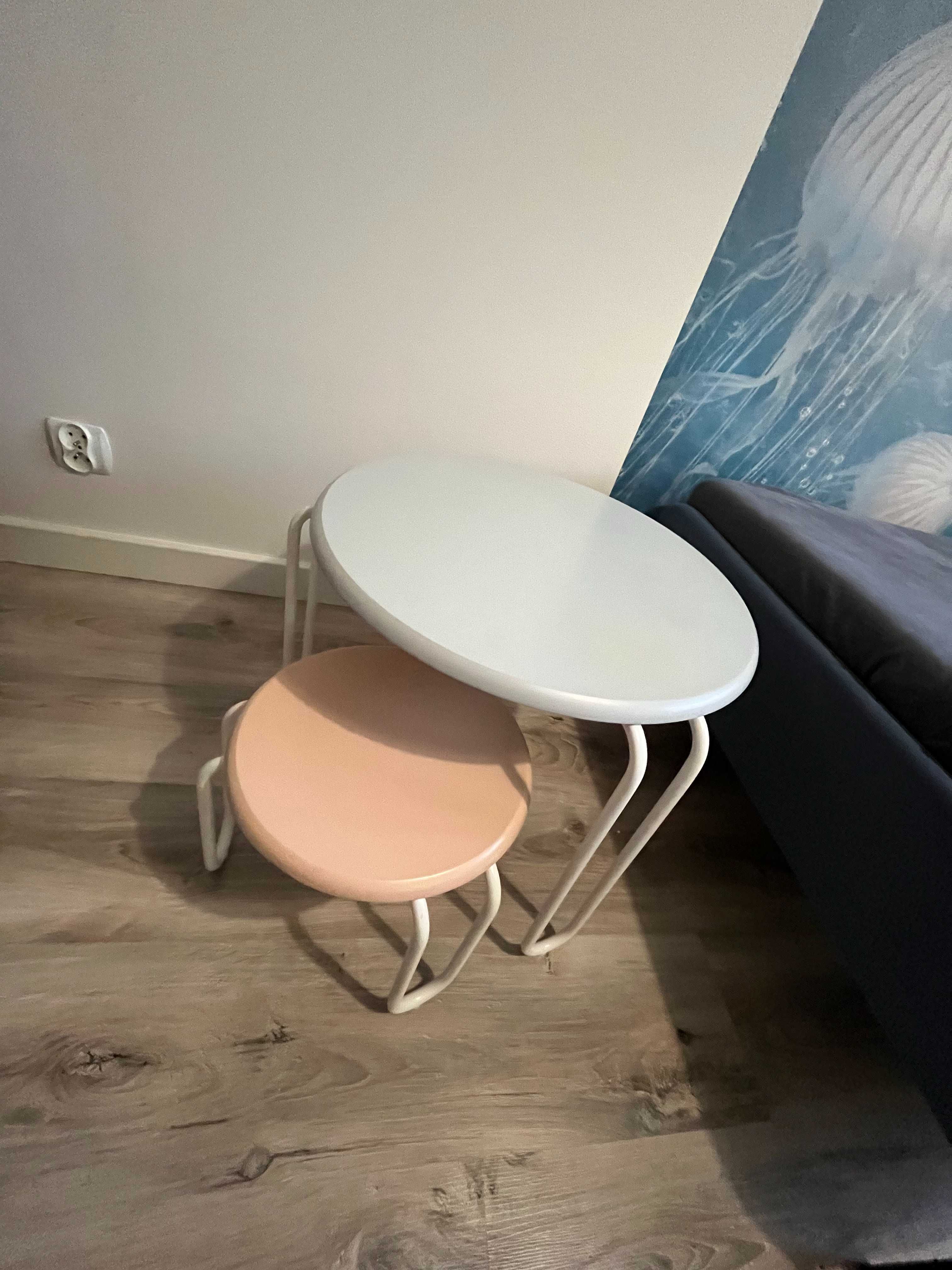 komplet do pokoju dziecka: stolik i krzesełko