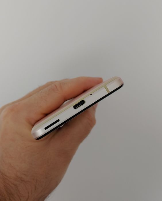 Sharp Aquos Sense 5G IP68/MIL-STD-810H Japan