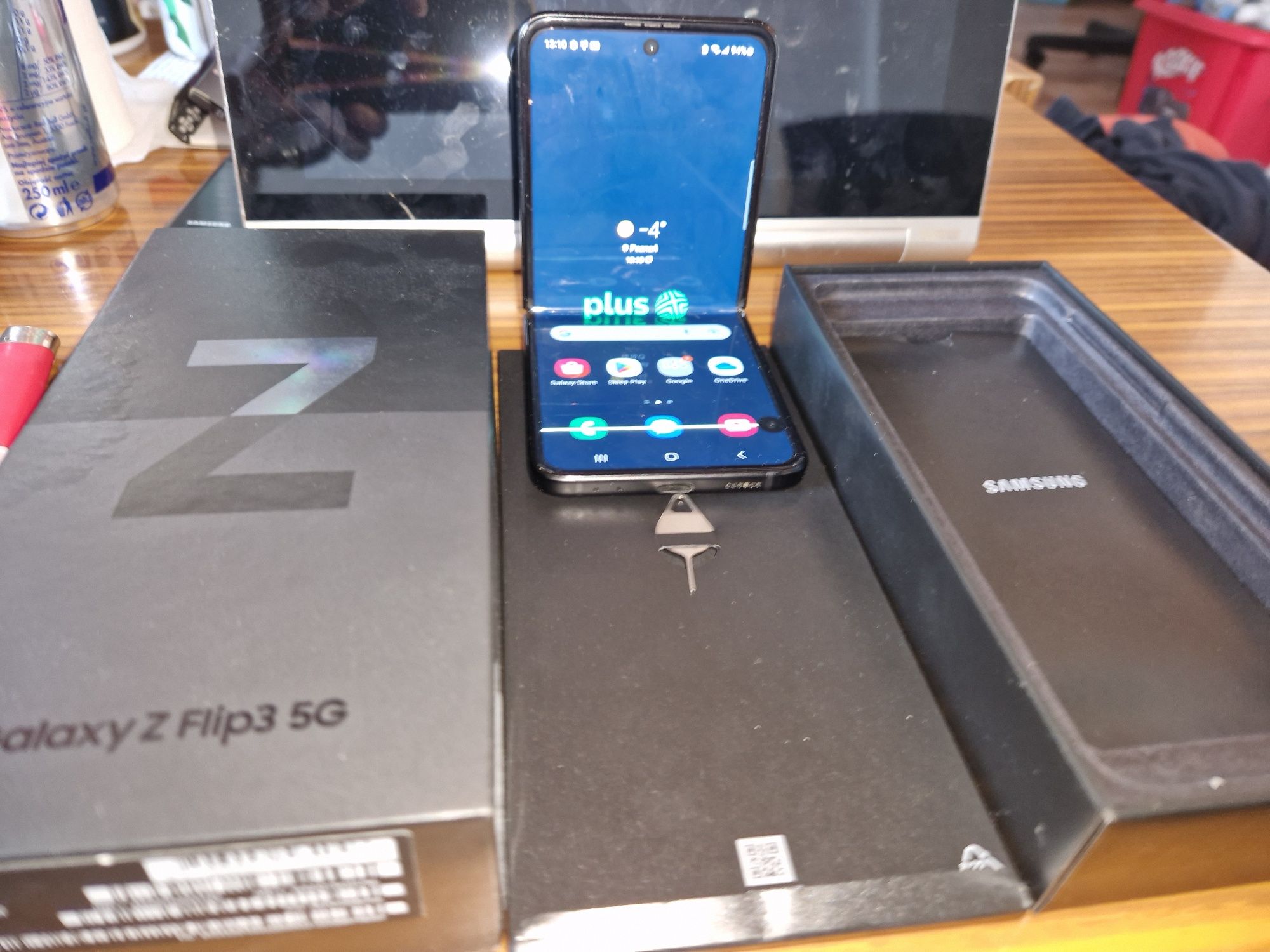 Sprzedam telefon Samsung Galaxy Z Filip 3.