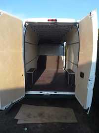 Zabezpieczenie przestrzeni ładunkowej w samochodzie Peugeot Boxer L4