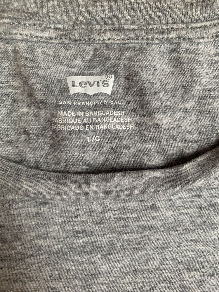 футболка Levis в дуже гарному стані