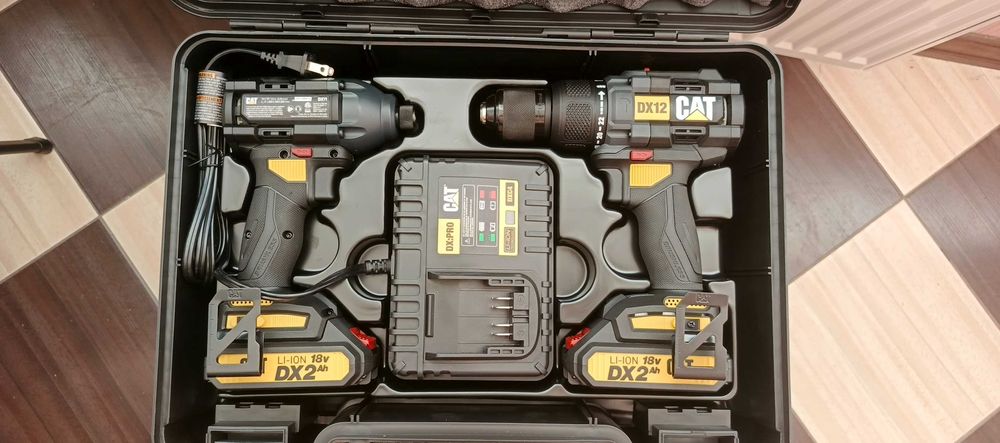 Акумуляторний інструмент CAT DX12K – дриль та шуруповерт (комбо-набір)