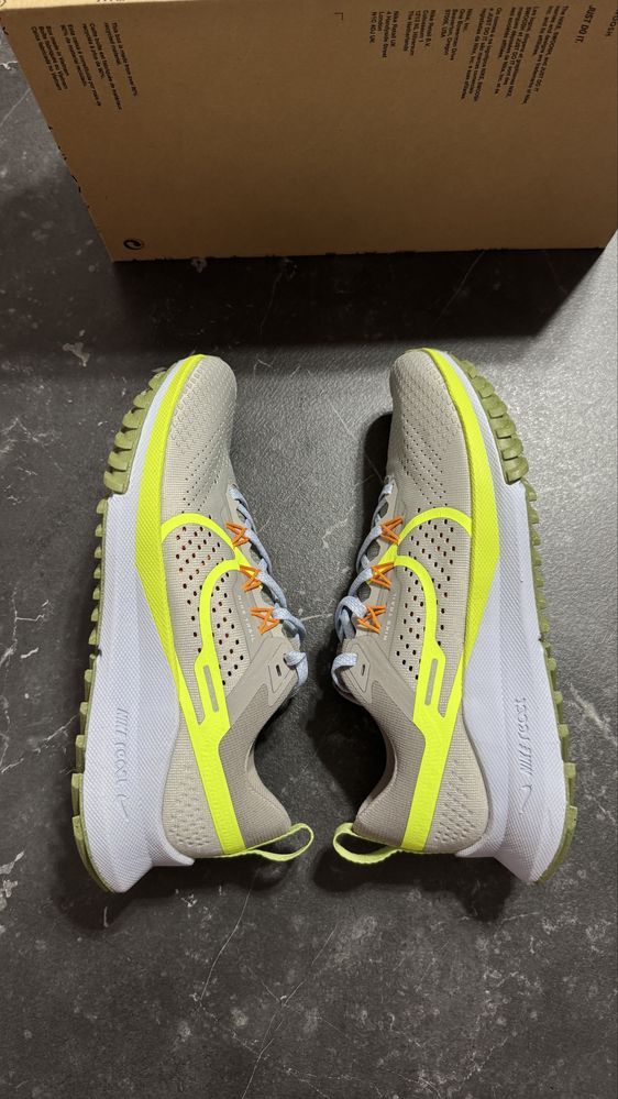 Nike React Pegasus Trail 4 „Cobblestone Volt” r. 40.5, wkładka 25.5 cm