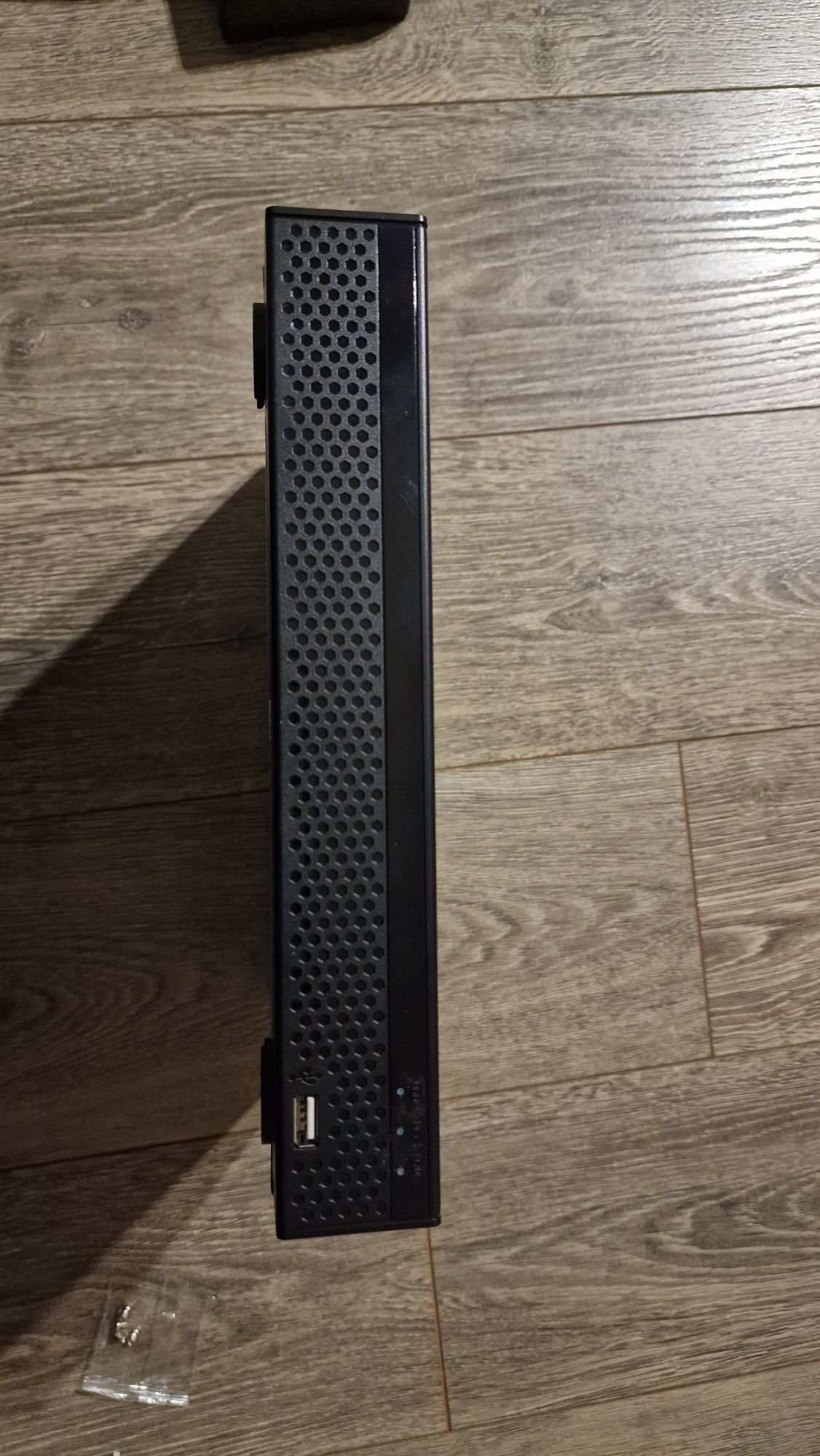 Rejestrator kamer na 4 kamery+ dysk 1 Tb