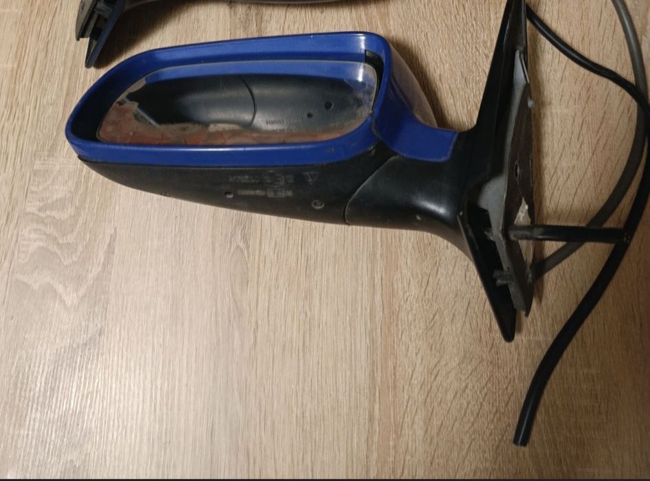 Дзеркало ліве шкода фабія 1