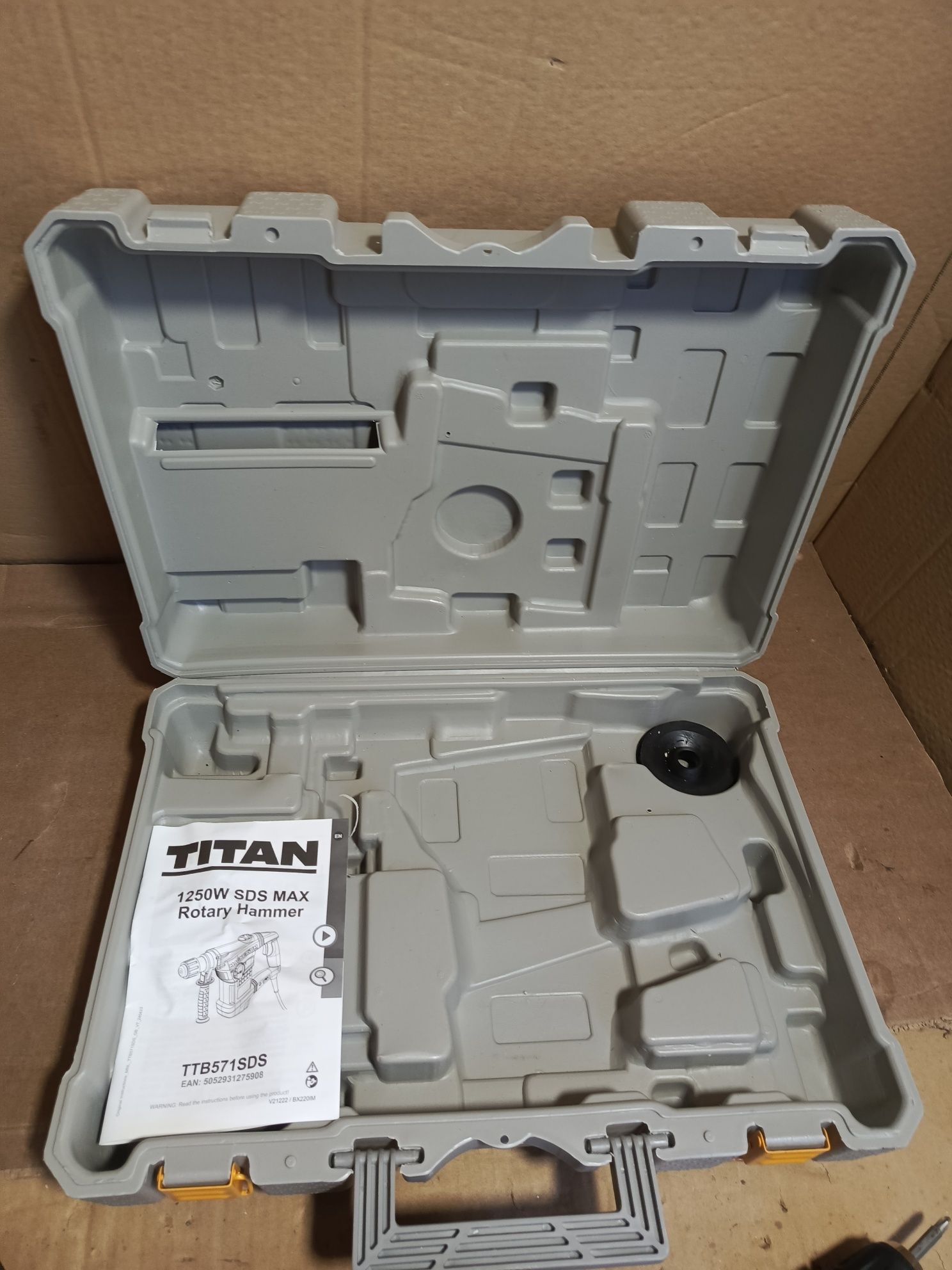 Walizka kufer  na młot titan SDS max