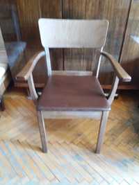 Кресло деревянное кожаное