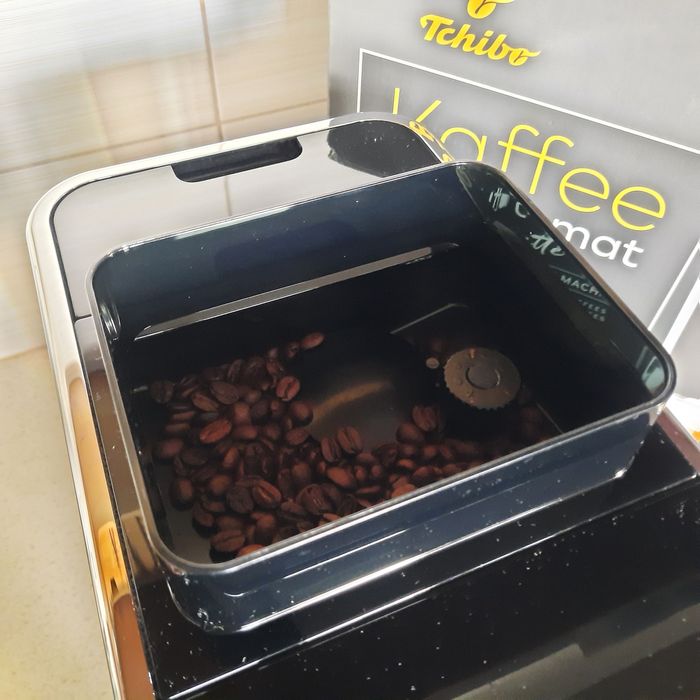 Ekspres do kawy Tchibo Esperto Latte, mało używany.