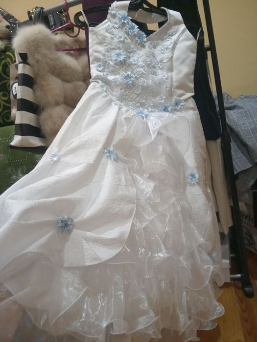 Нарядное  платье