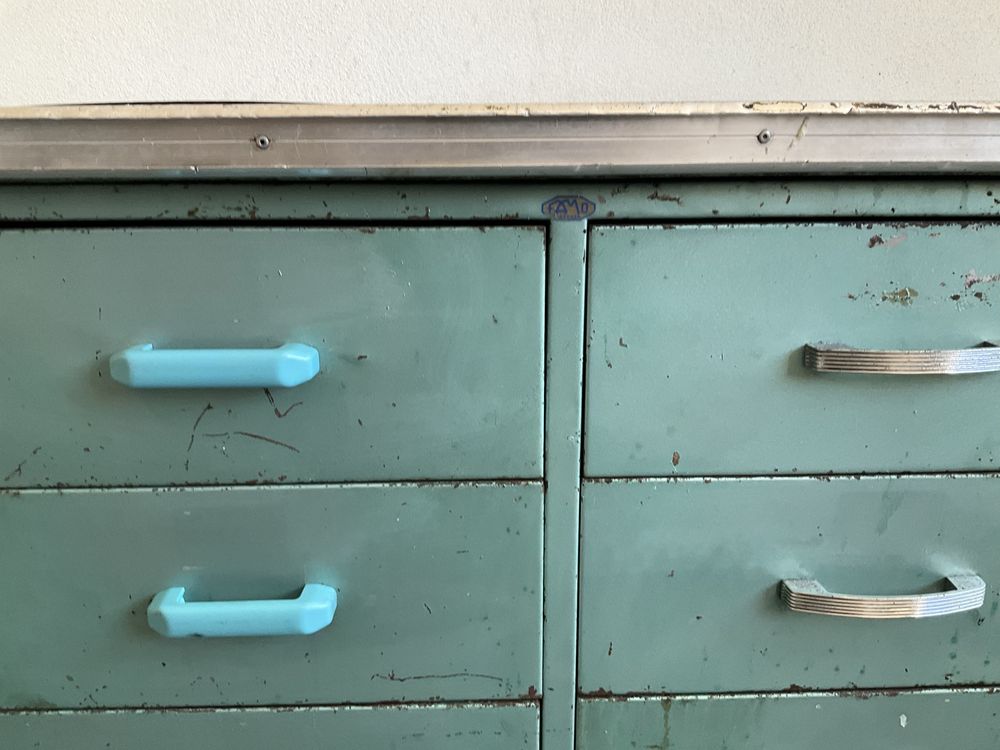 Bancada de oficina vintage marca Famo Lousada