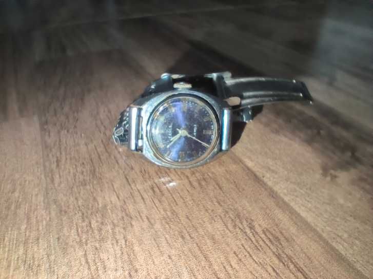 Zegarek damski Zaria mechaniczny - niesprawny, niekompletny