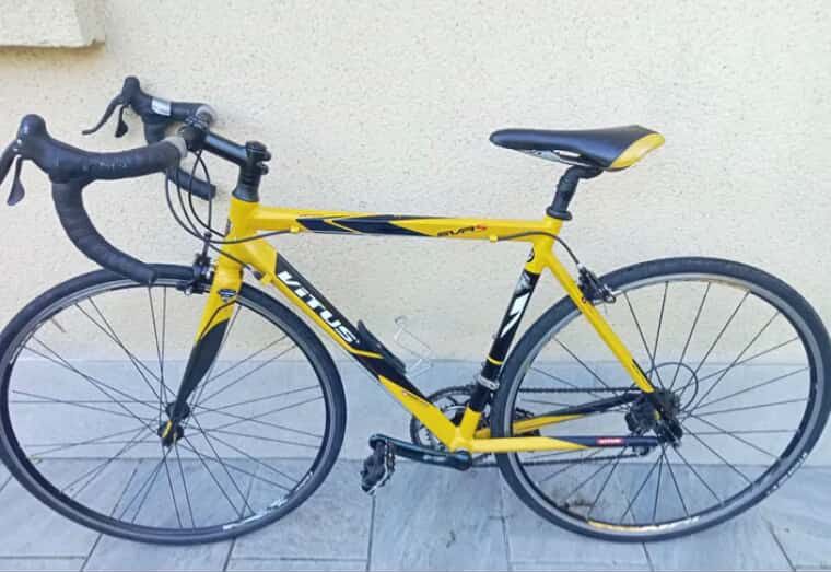 Шосейний велосипед VITUS продам срочно