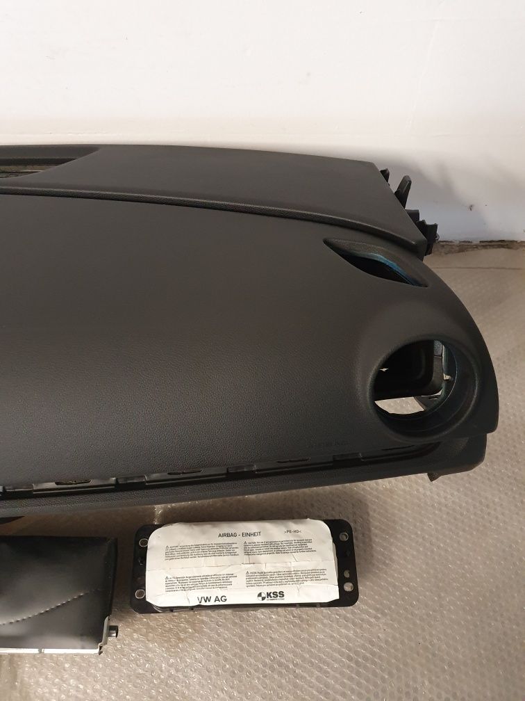 Audi A3 8V deska rozdzielcza konsola airbag pasy