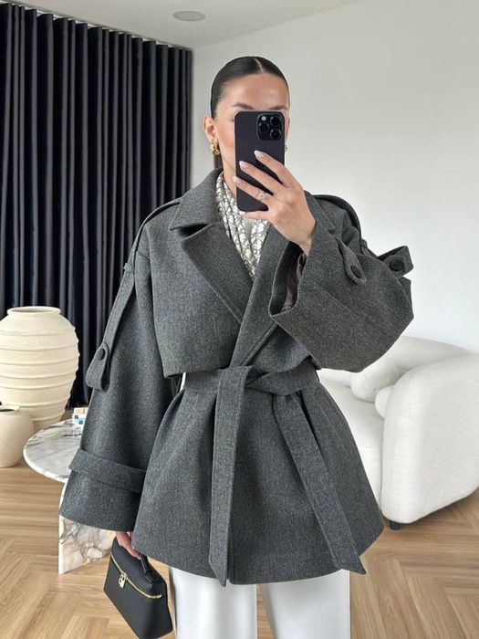 Коротке пальто на утепленні