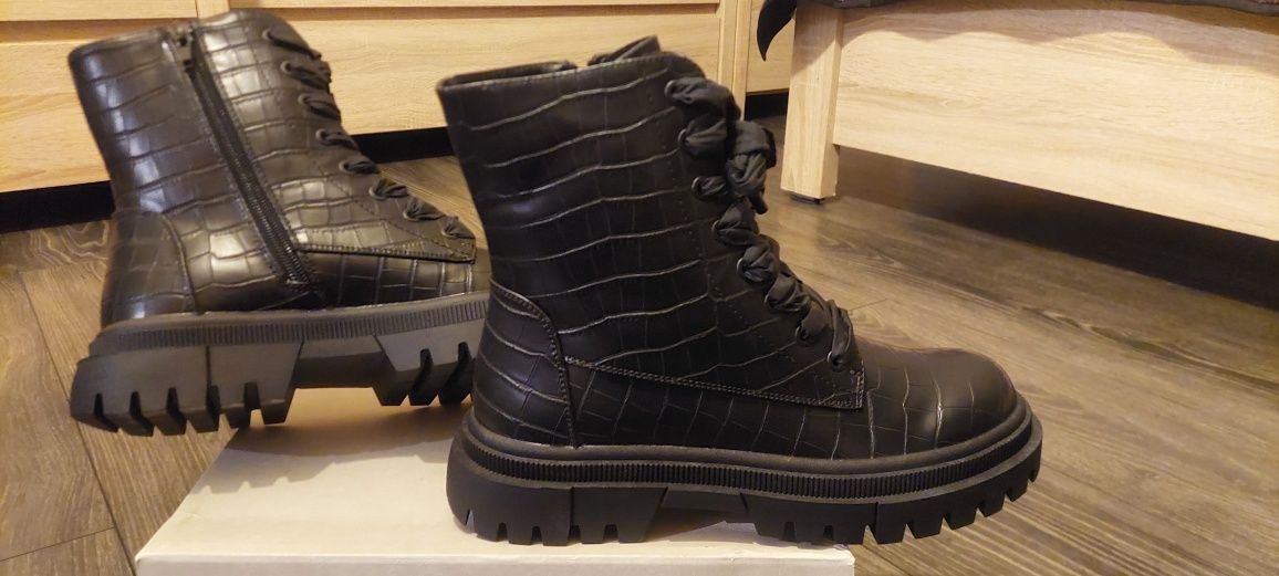 Nowe buty zimowe botki Even&Odd 39