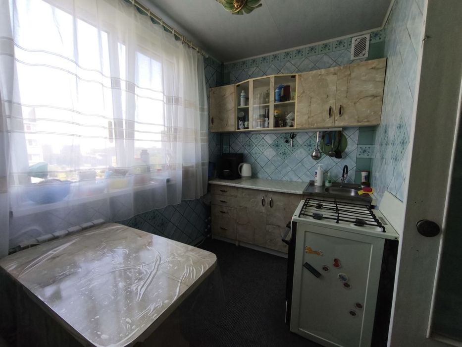 Продаи 3-х кім.кв з меблями та побутовою на 4-м районі.