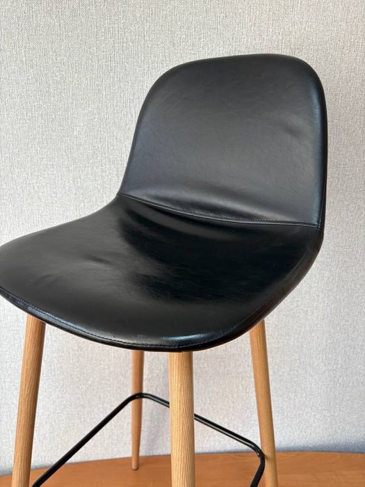 Високий стілець YJSK