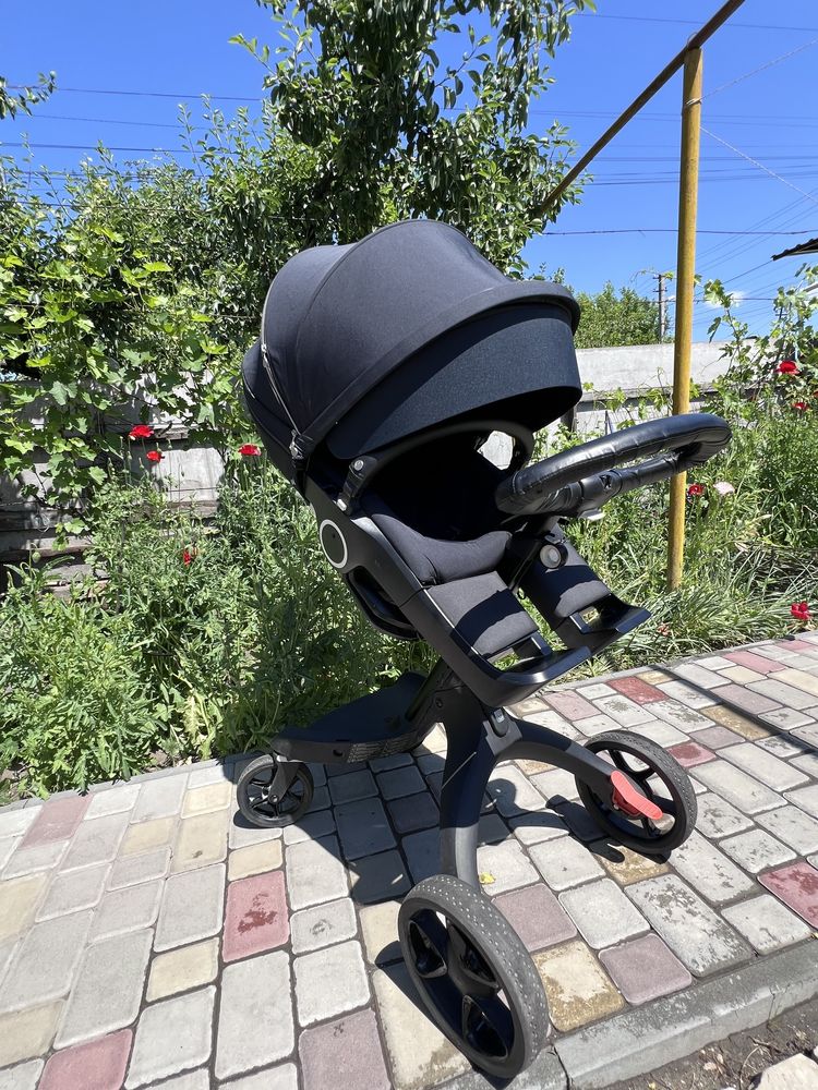 Продам коляску Stokke v6