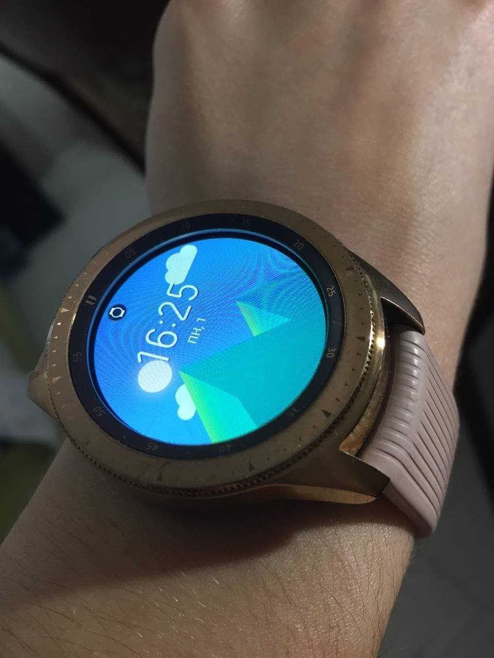 Смарт-часы Samsung Galaxy Watch 42mm Gold (SM-R810NZDASEK)