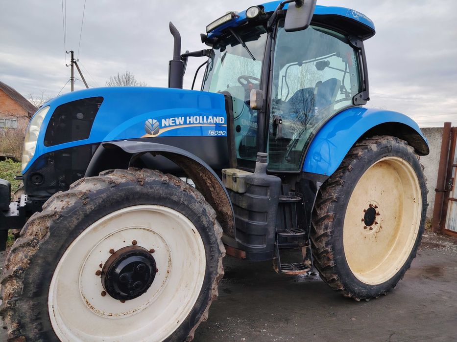 Трактор New Holland T6090
