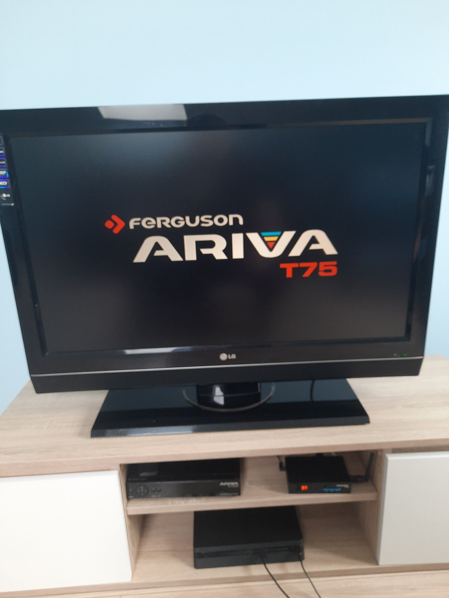 Telewizor LG 37' + Tuner Ferguson ARIVA T75 DVB-T 2