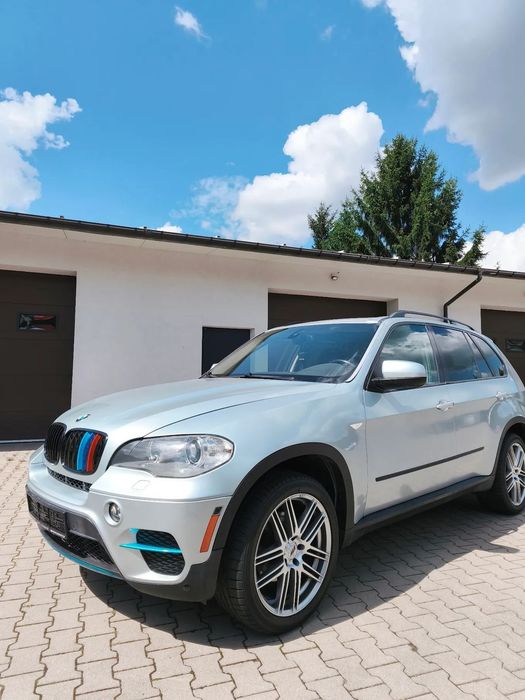 BMW X5 7 osobowy 6 kamer dvd w zagłowkach nowe opony 20cali