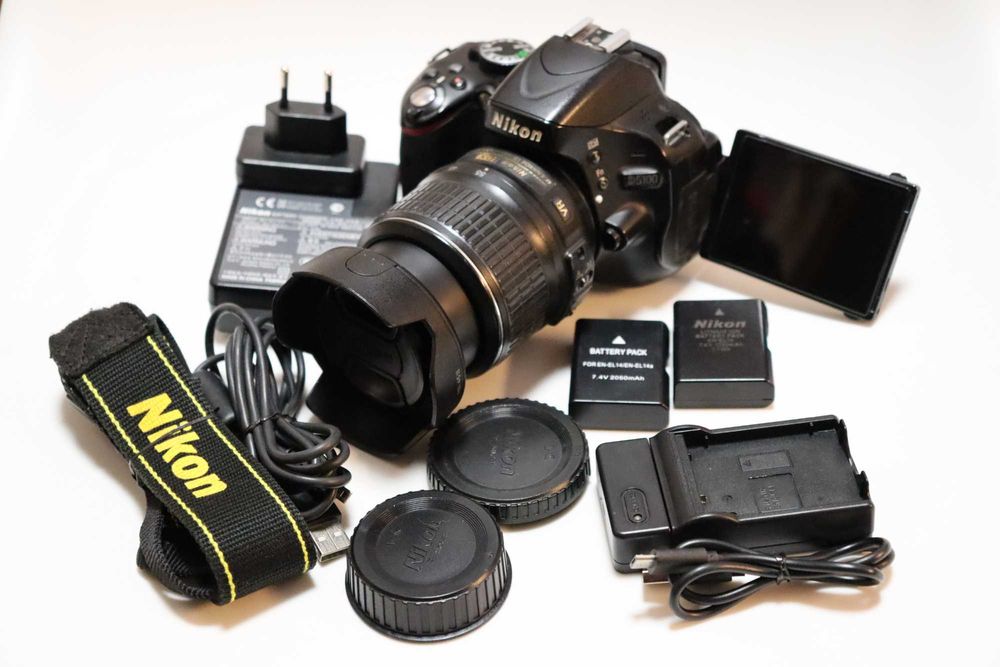 NIkon D5100 + Nikon 18-55 mm f/3.5-5.6G, доп. аккумулятор, USB зарядне
