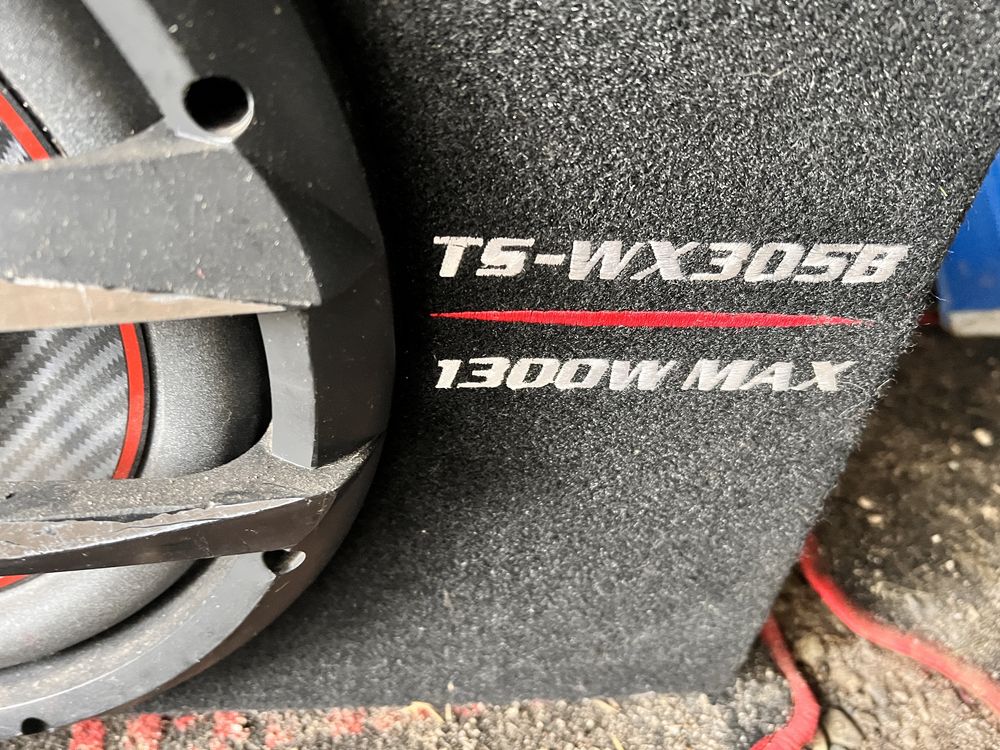 Subwoofer Pioneer 1300W + wzmacniacz blackmaxx