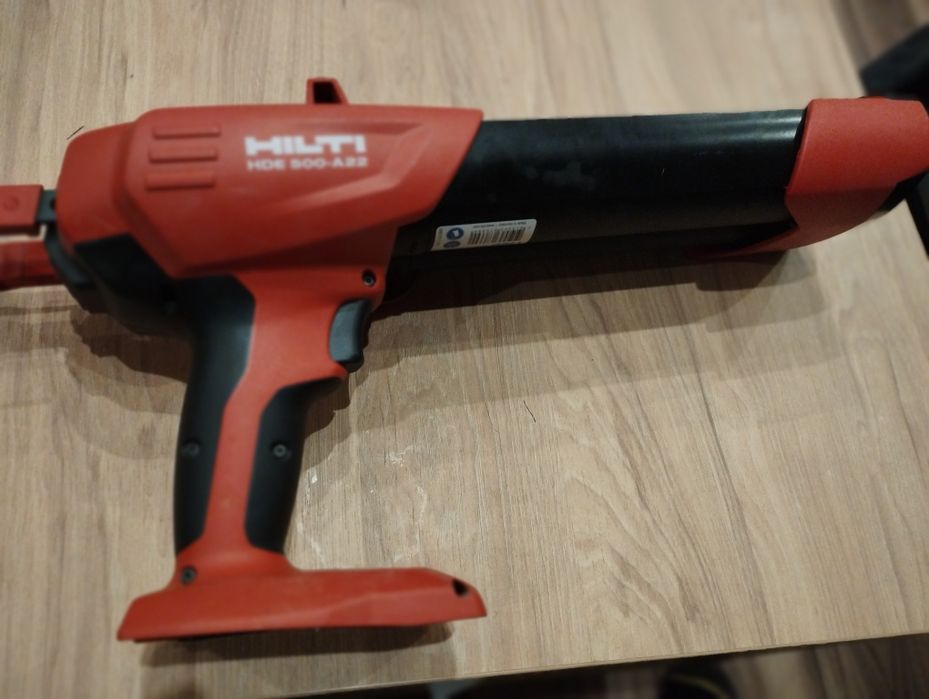 Pistolet do kleju na baterie,marki HILTi. HDE 500-A22.