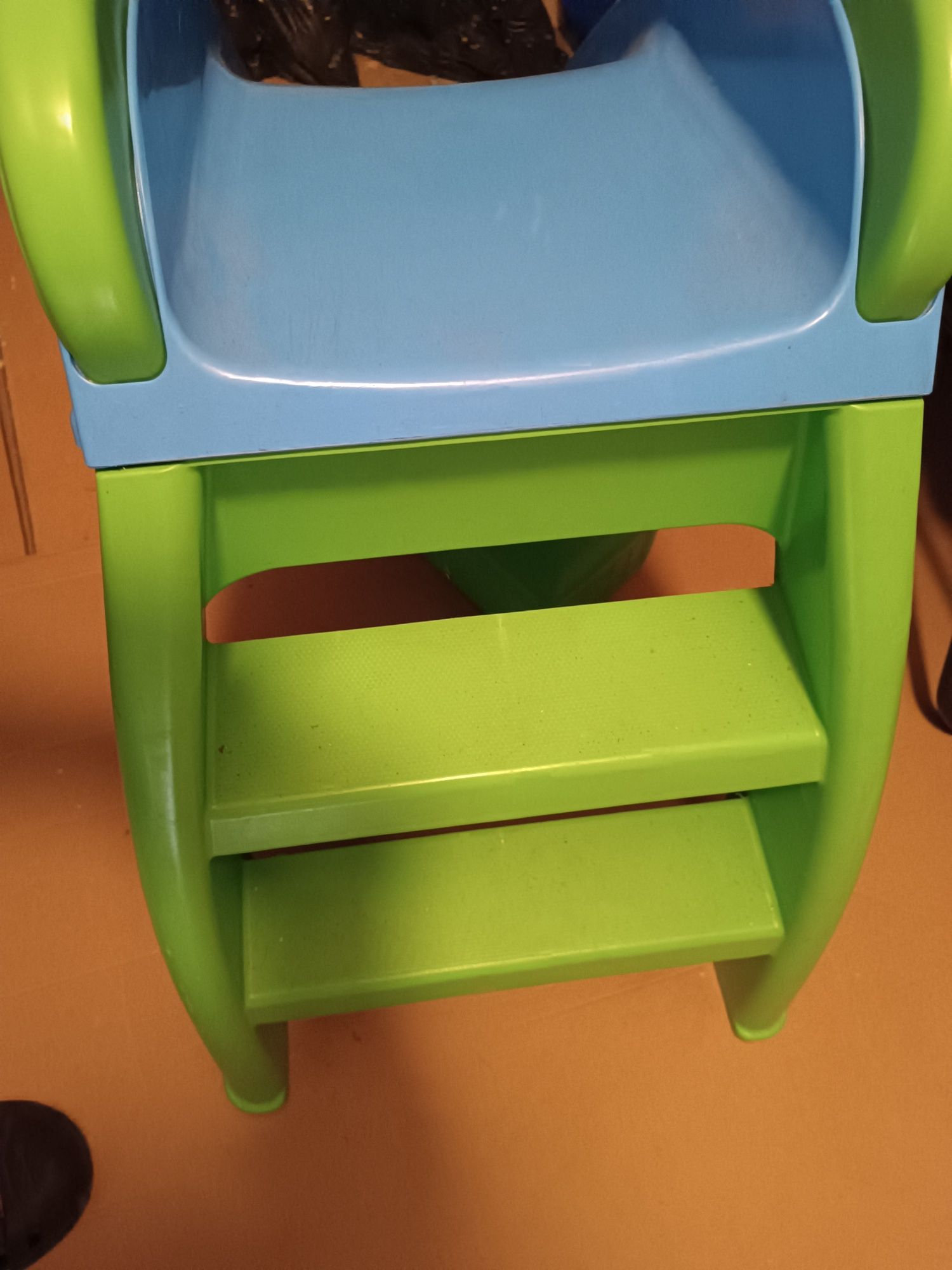 WZjeżdżalnia little tikes