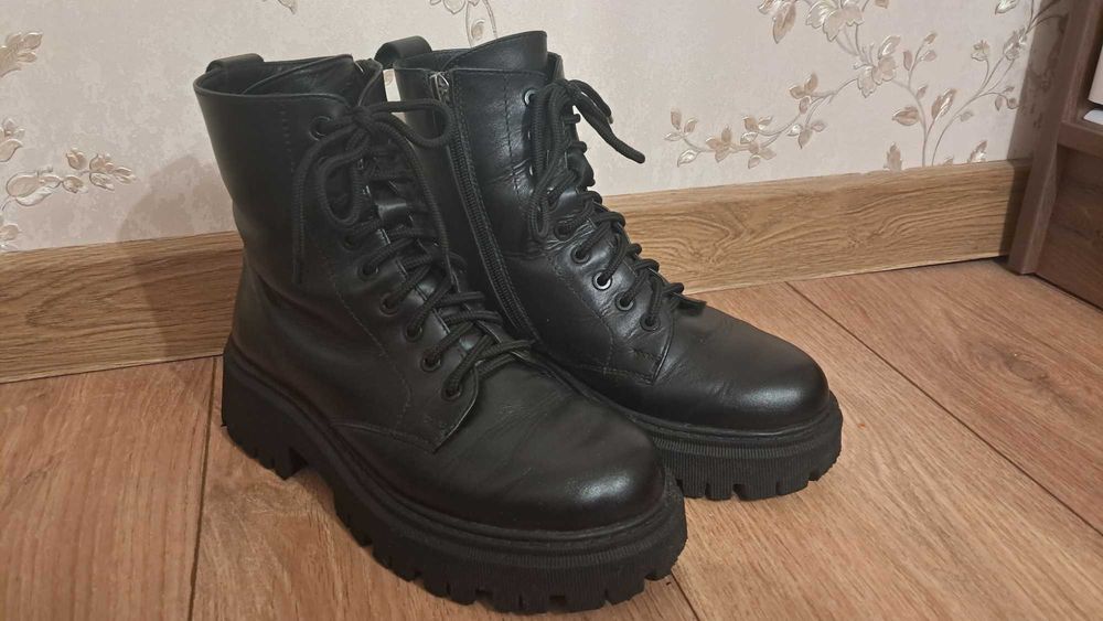 Зимове жіноче взуття