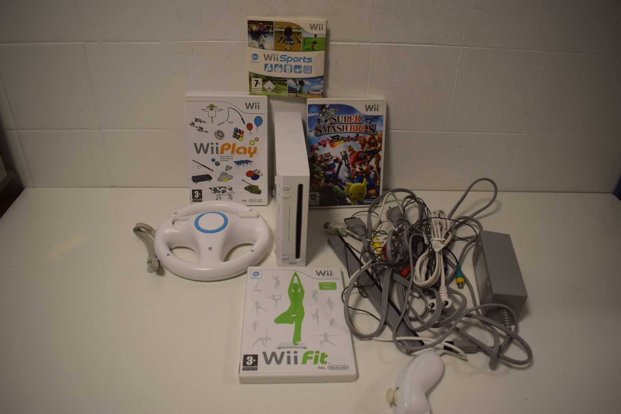 Consola Wii com Jogos e mais acessorios