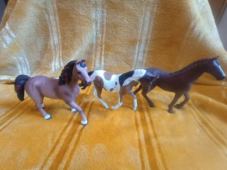 Zestaw klaczy 2szt. schleich i 1 collecta