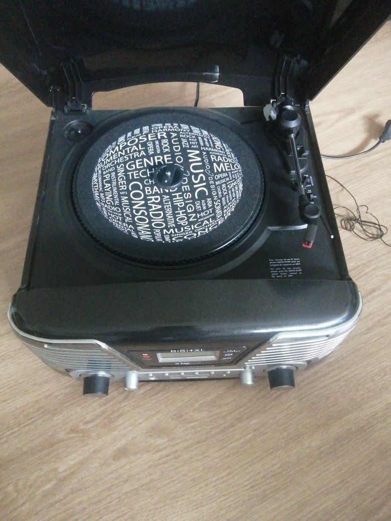 Gira discos com leitor de cartão USB e cd