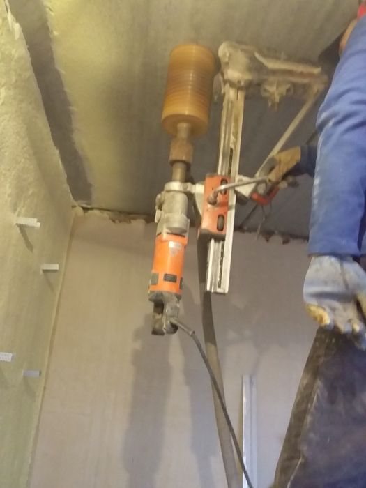 алмазное сверление отверстий буріння отворів, резка проемов, штраб.