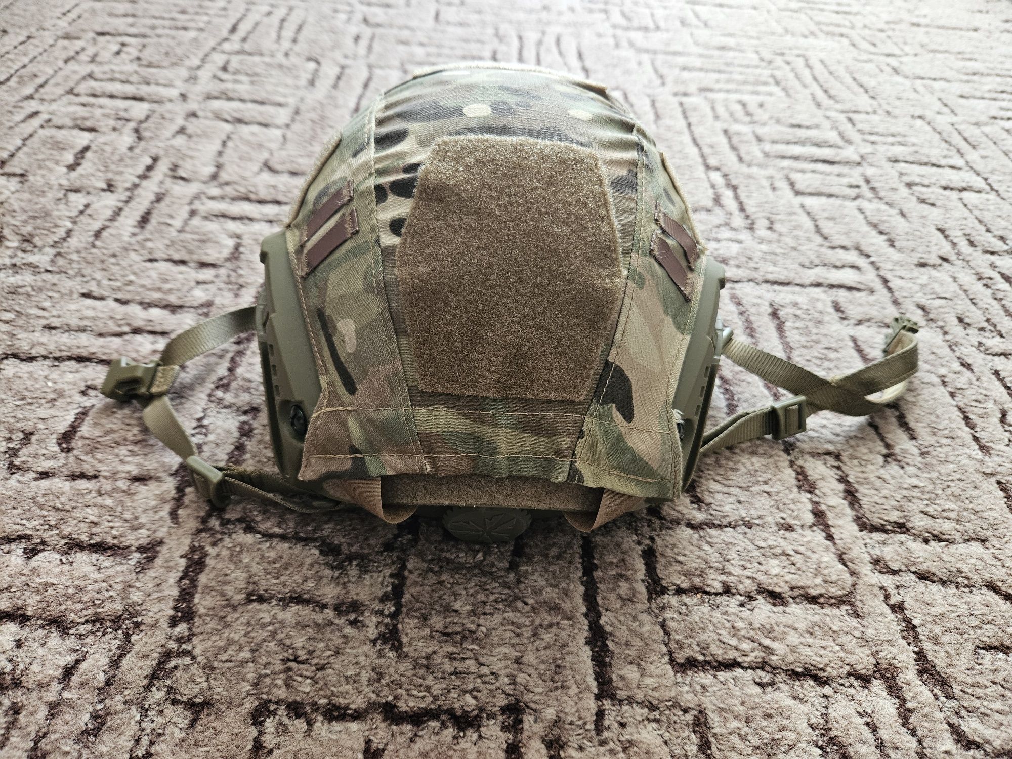 Hełm do gier terenowych, cqb i ttp. multic. regulowany