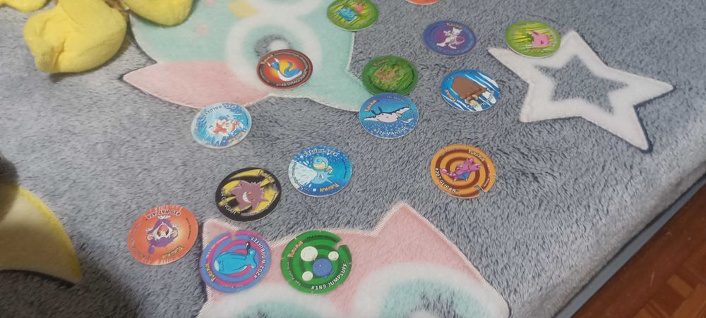 Vendo vários tazos dos pokémon