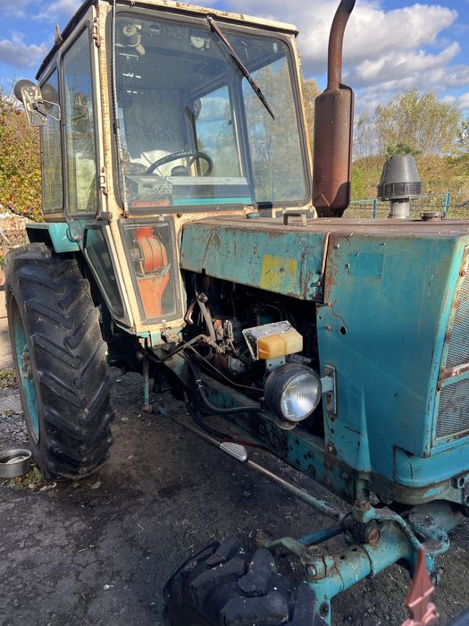 Трактор ЮМЗ  на повному ходу причіп ,плуг,культиватор за дод.плату
