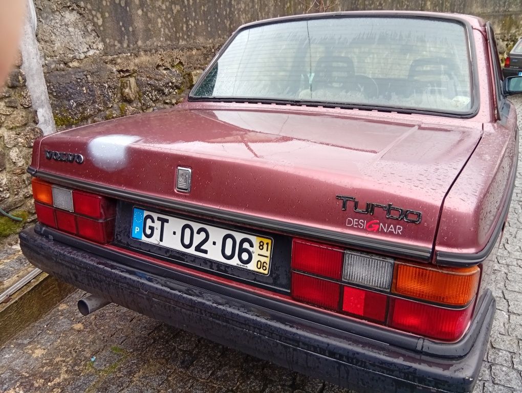 Volvo 244 turbo redblock